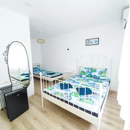 Oz Вама-Веке