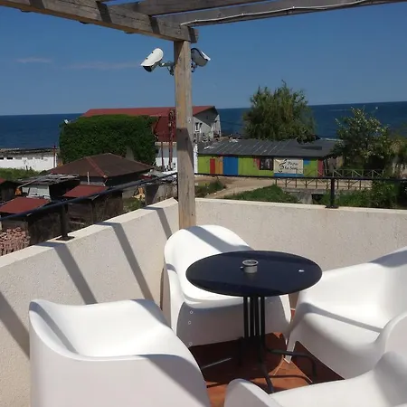 Oz Вама-Веке